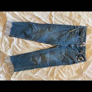 Boyfriend jeans with ruffled bottom